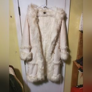 Bebe wemons coat furry inner lining and hood size small long type coat